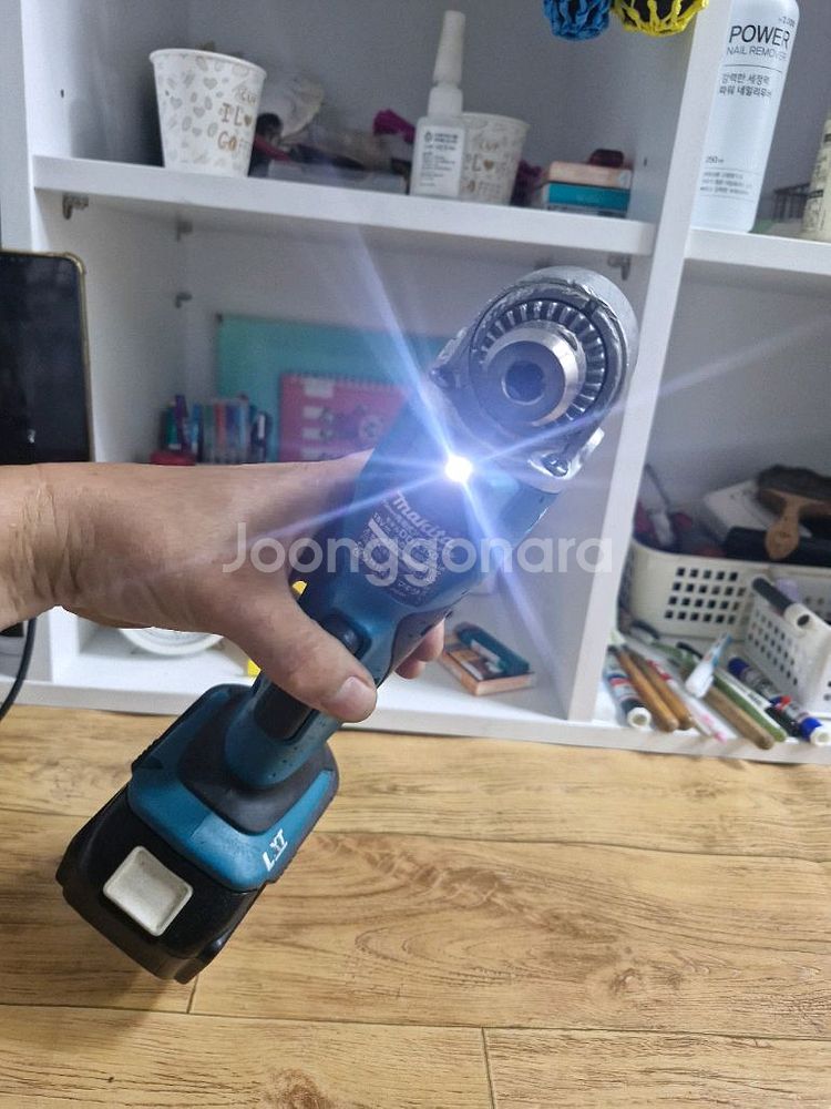 마끼다충전코너드릴 DDA350 최상급.배터리포함 직각드--7