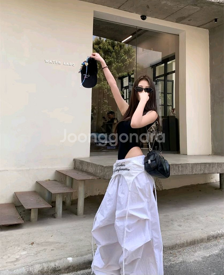 (희귀단종템) 배드블러드 베로니카 딥 컷 블랙 xs 바--4