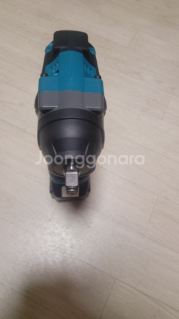 마끼다 임팩렌치 고토크 18V 팝니다.--2