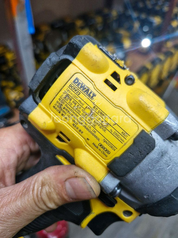 디월트충전임팩렌치 DCF922 미드토크임팩렌치 아시바렌--4