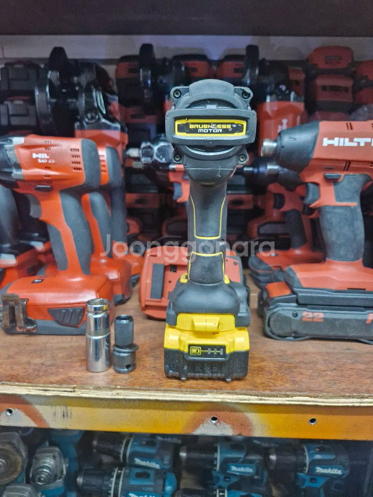 디월트충전임팩렌치 DCF922 미드토크임팩렌치 아시바렌--5