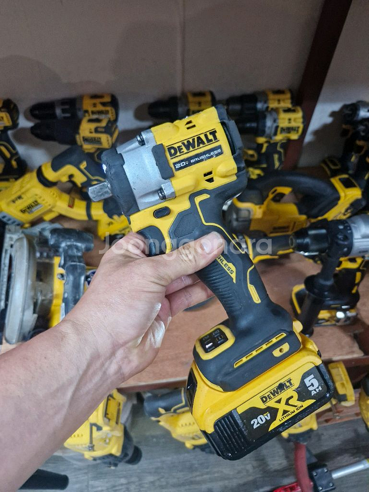 디월트충전임팩렌치 DCF922 미드토크임팩렌치 아시바렌--6