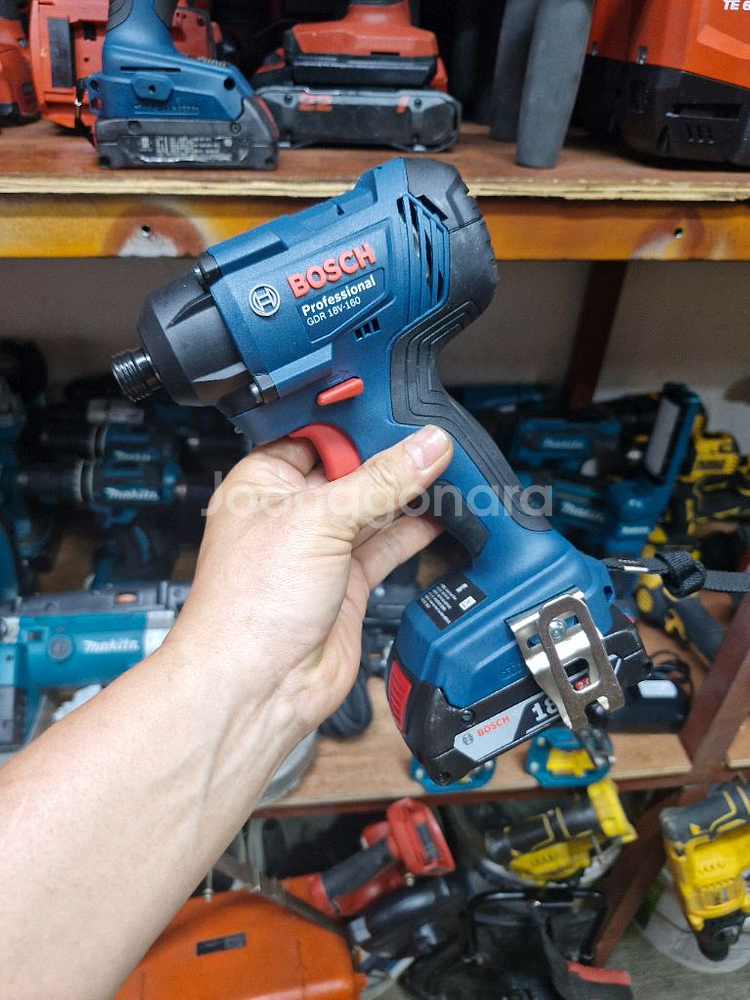 보쉬충전임팩드라이버 미사용본체 배터리깔끔한중고 충전임팩--4