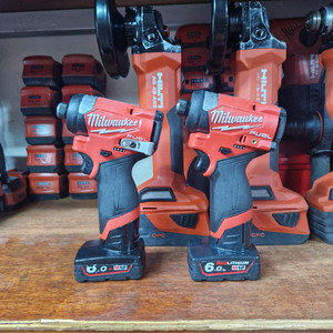 밀워키충전임팩드라이버 M12 FID2 GEN3 배터리까