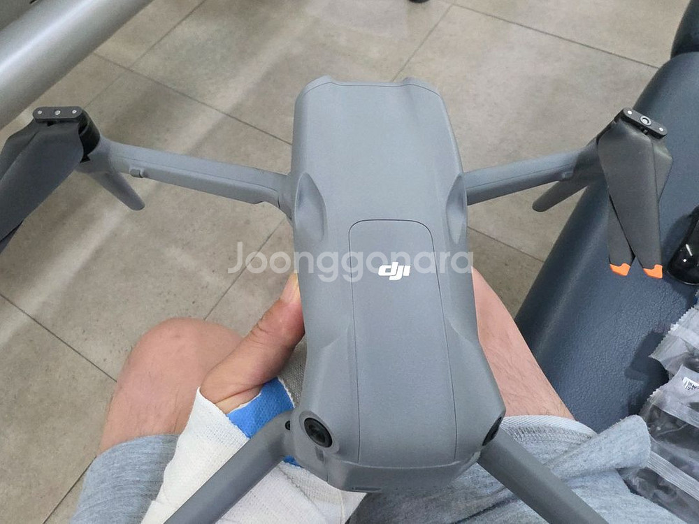 DJI 에어3 플라이 모어 콤보 (DJI RC2 조종기--1