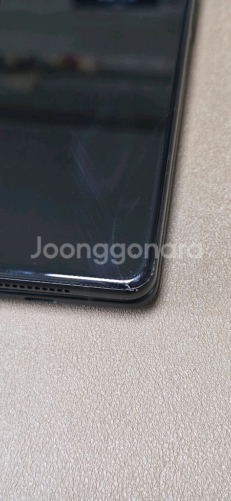 갤럭시폴드3 내부액정 파손.--13