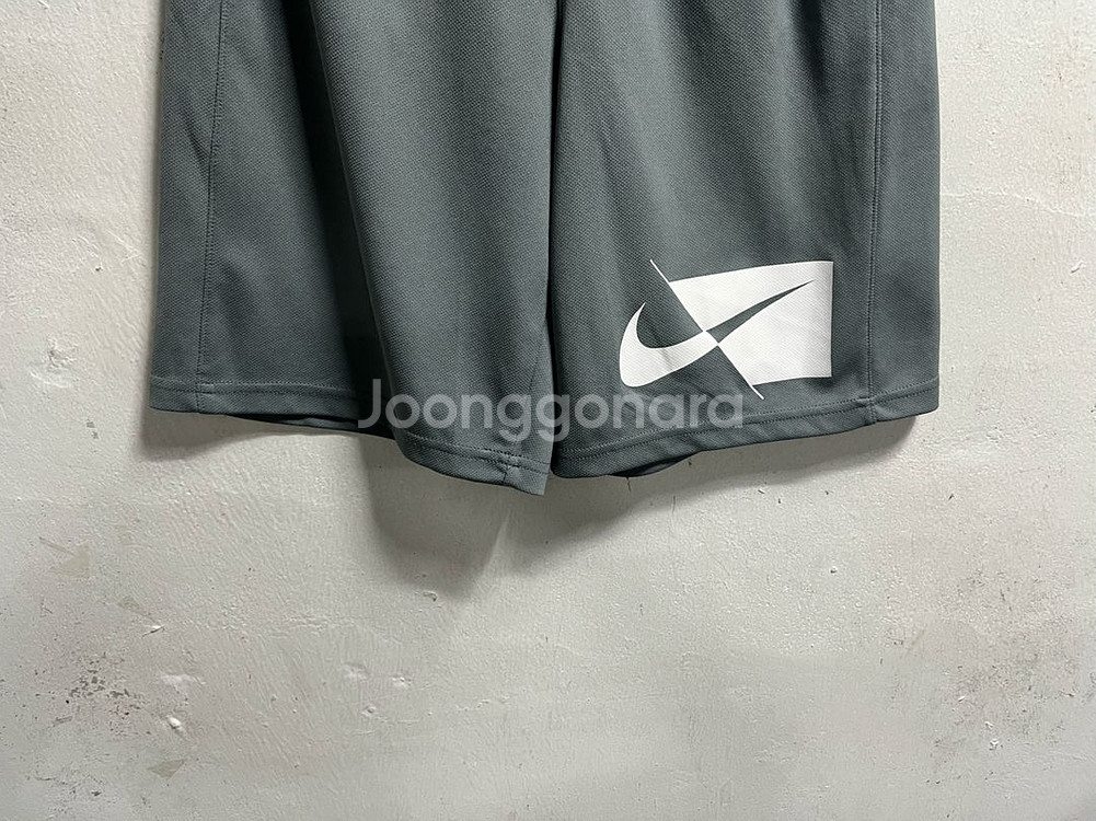 28-30 나이키 드라이핏 기능성 스판 밴딩 반바지--2