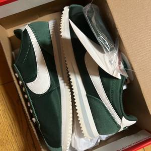 나이키 코르테즈 우먼스 퍼 그린 230 새상품
