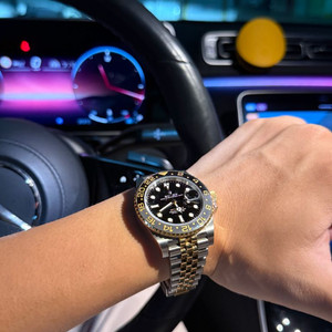 롤렉스 GMT 마스터2 꿀벌 판매합니다