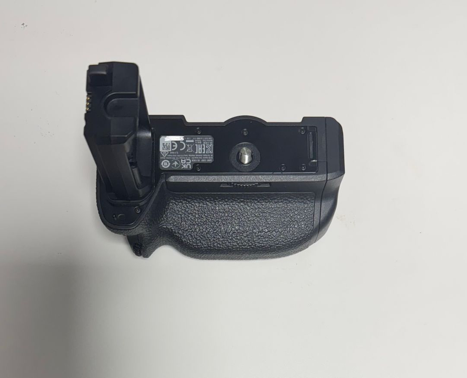 소니 세로그립 VG-C4EM 판매합니다.--2