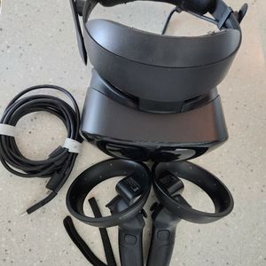 삼성 오디세이 VR 기기