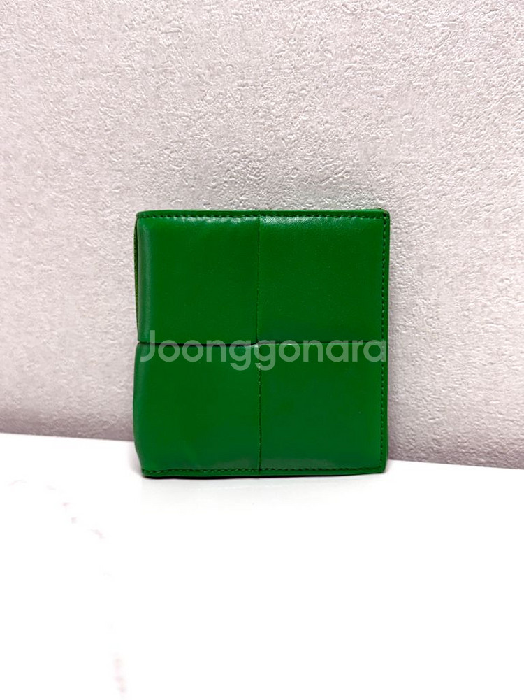 (백화점/A)보테가베네타 슬림 바이폴드 반지갑 패러킷--1