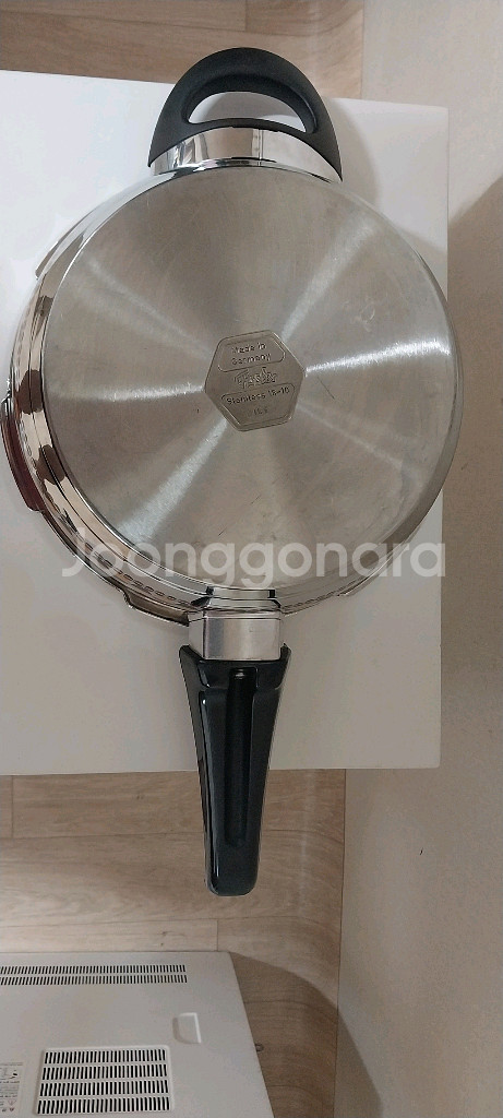 (중고)휘슬러 엠보 압력솥 팝니다(2.5리터)--5