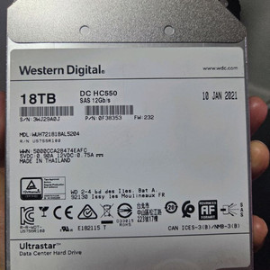 웨스턴디지털 sas 18tb 2개 중고 팝니다.