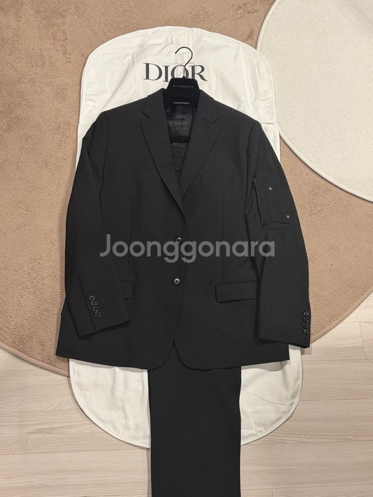 디올옴므 새들 포켓 수트 블랙 54/50--1