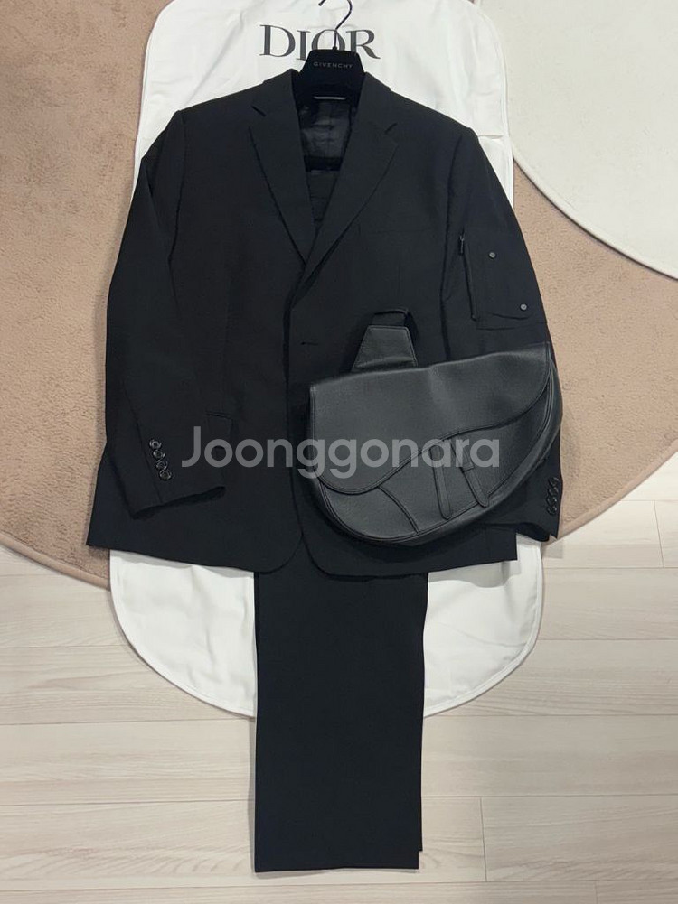 디올옴므 새들 포켓 수트 블랙 54/50--8