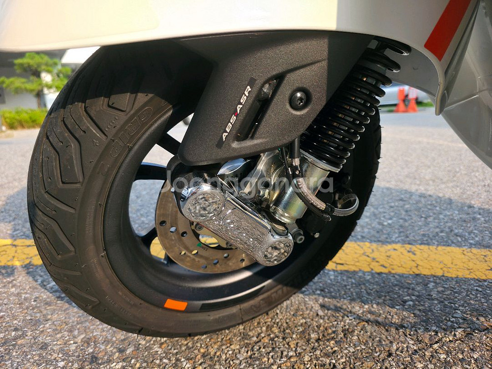 베스파 gts125 판매합니다(민트급)--4