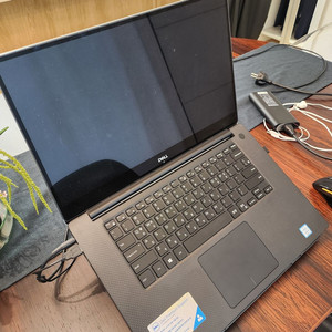 Dell XPS 15 9570 노트북 판매합니다
