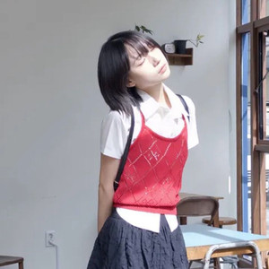 홀터넥 뷔스티에 니트 반팔 나시 데일리쥬 에이블리