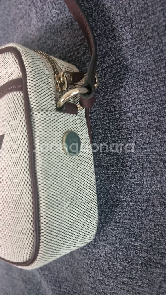 지방시 카메라백--2