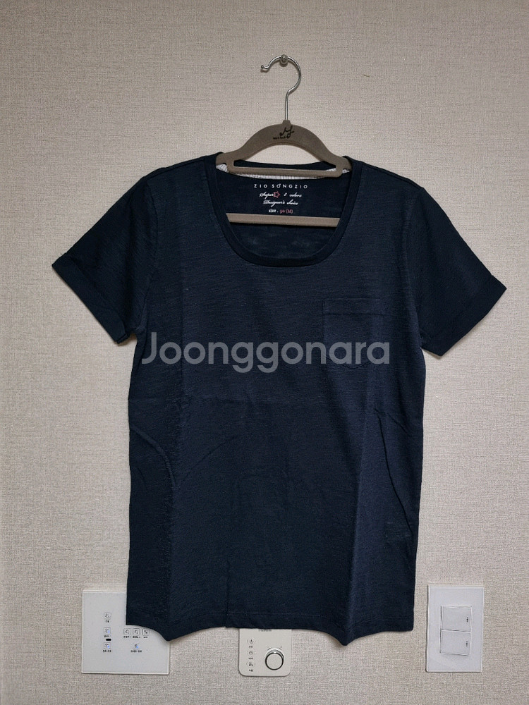 송지오 네이비ㆍ민트 색상 라운드티셔츠 새상품 66N--1
