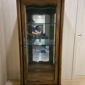 원목 유리 장식장