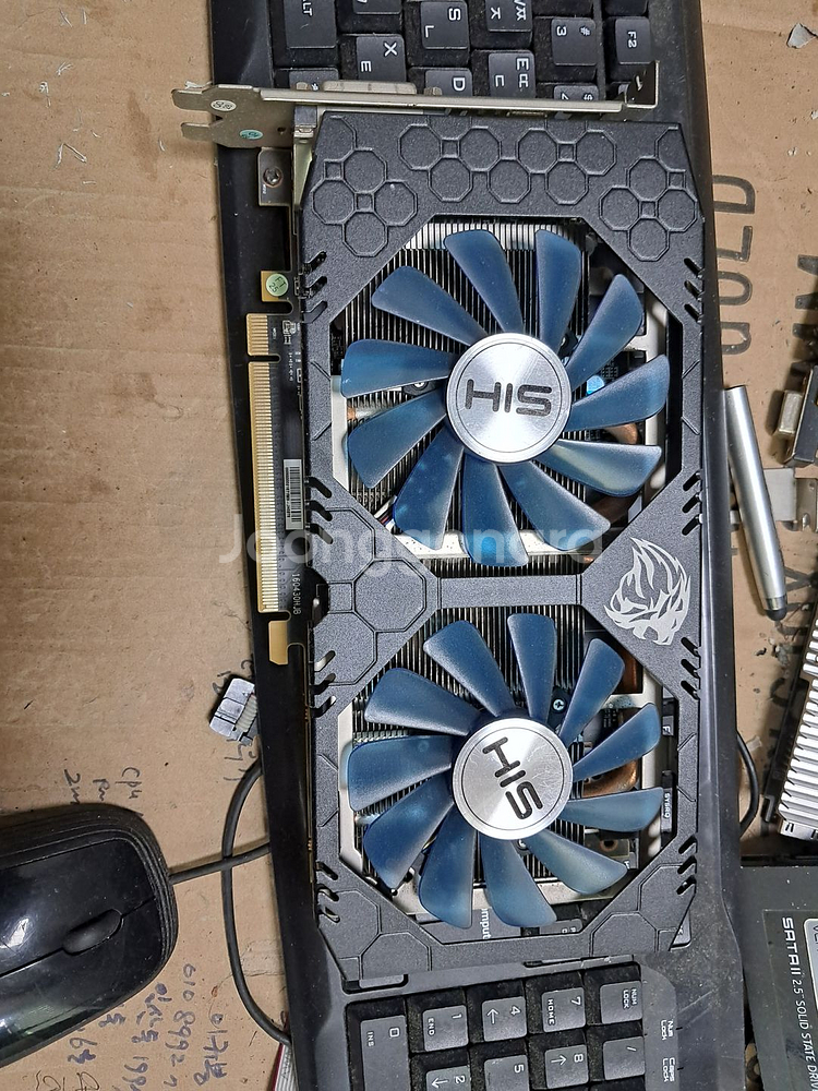 그래픽카드 HIS RX 470 8기가 화면안뜸--0