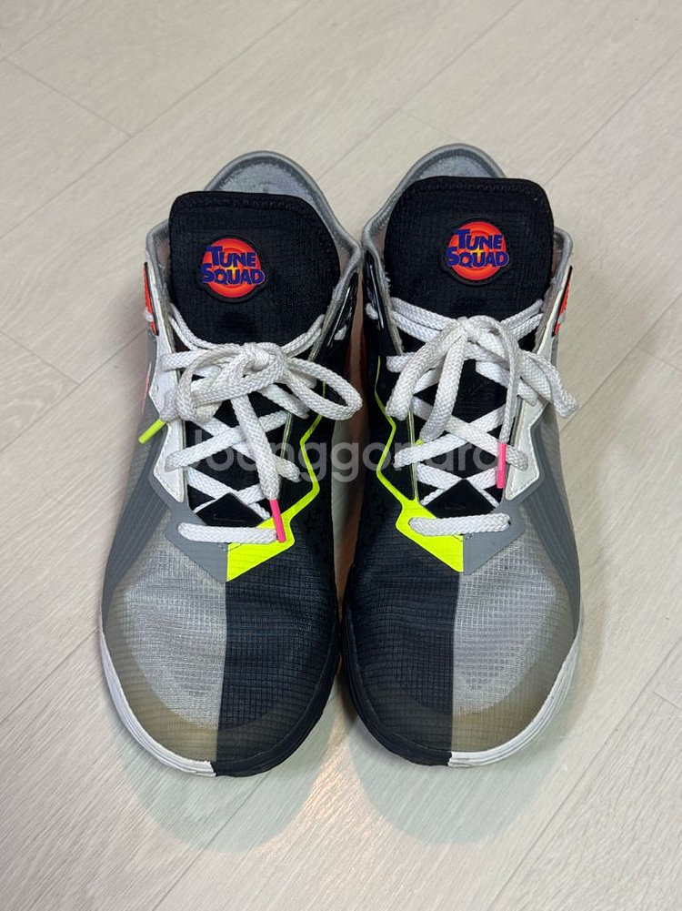 Nike LeBron 18 Low Bugs vs Mar--1