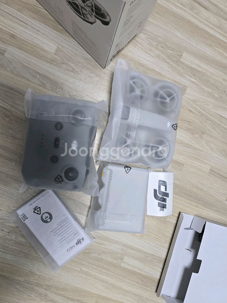 DJI Neo 플라이 모어 콤보--1