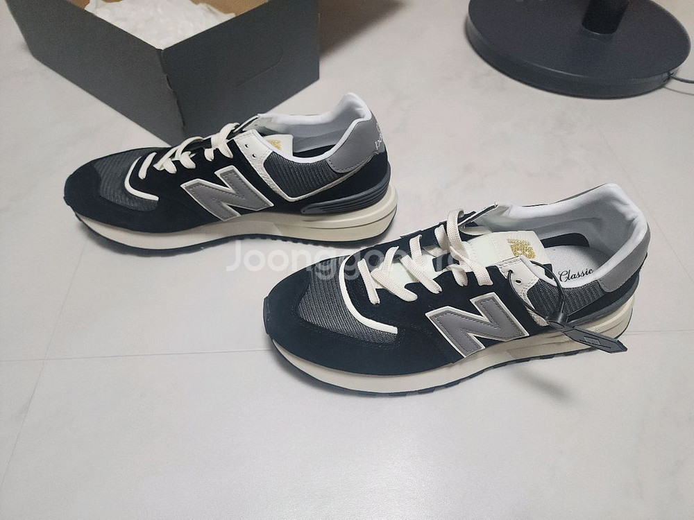[새제품] 뉴발란스 574 레거시 블랙 300--2