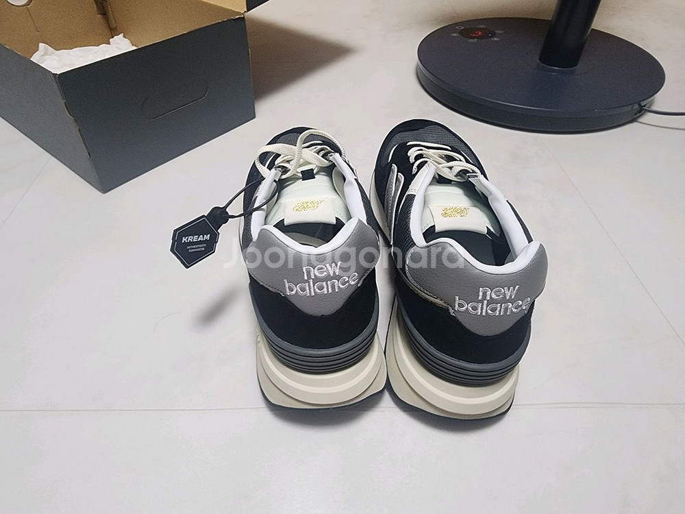 [새제품] 뉴발란스 574 레거시 블랙 300--3