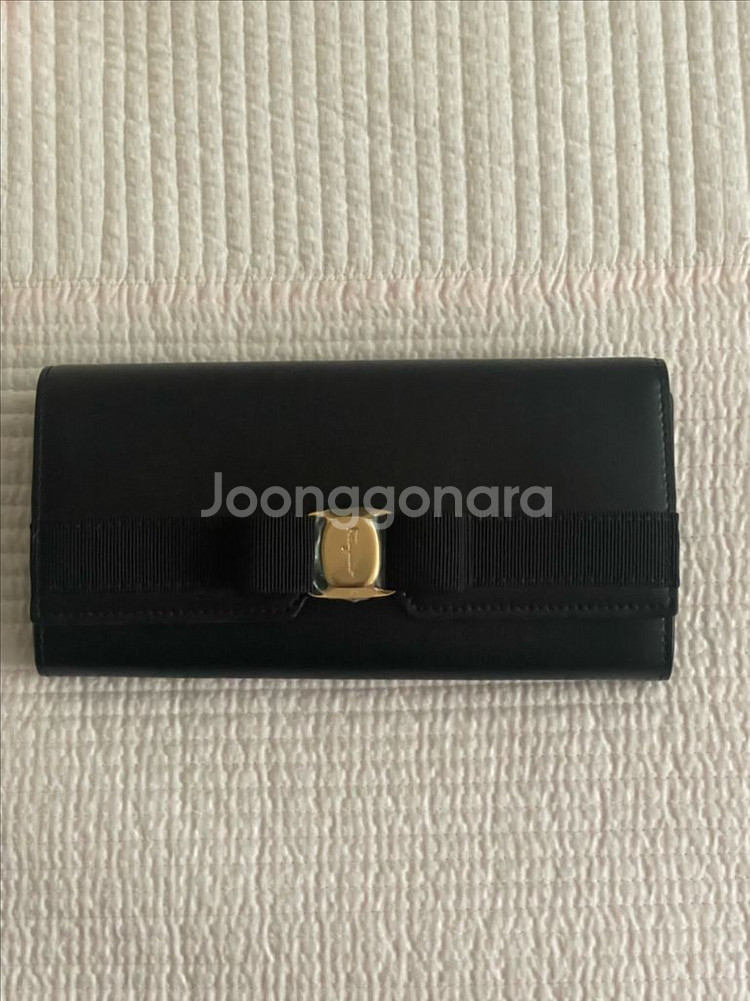 페라가모여성장지갑--0