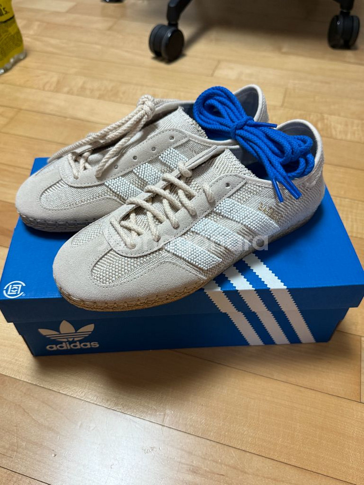 아디다스 x 클랏 가젤(IH3144) 255--0
