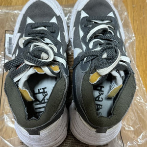 (급처) 나이키 사카이 블레이저 로우 아이언그레이240