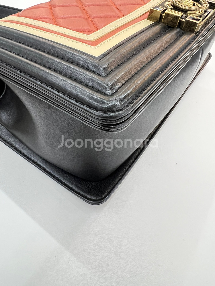 [중고명품 럭스올 울산점]샤넬 시즌 보이백--8