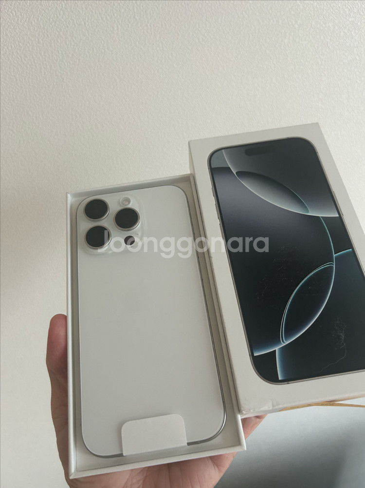 아이폰16프로 256G 자급제(지난달구매)--0