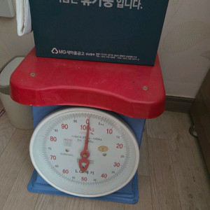 빨간 저울 대형 아날로그