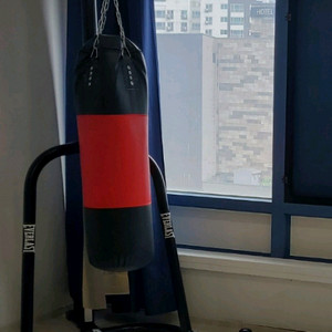 에버라스트 샌드백 거치대