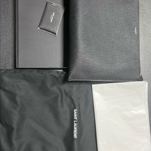 생로랑 블랙 레더 클러치