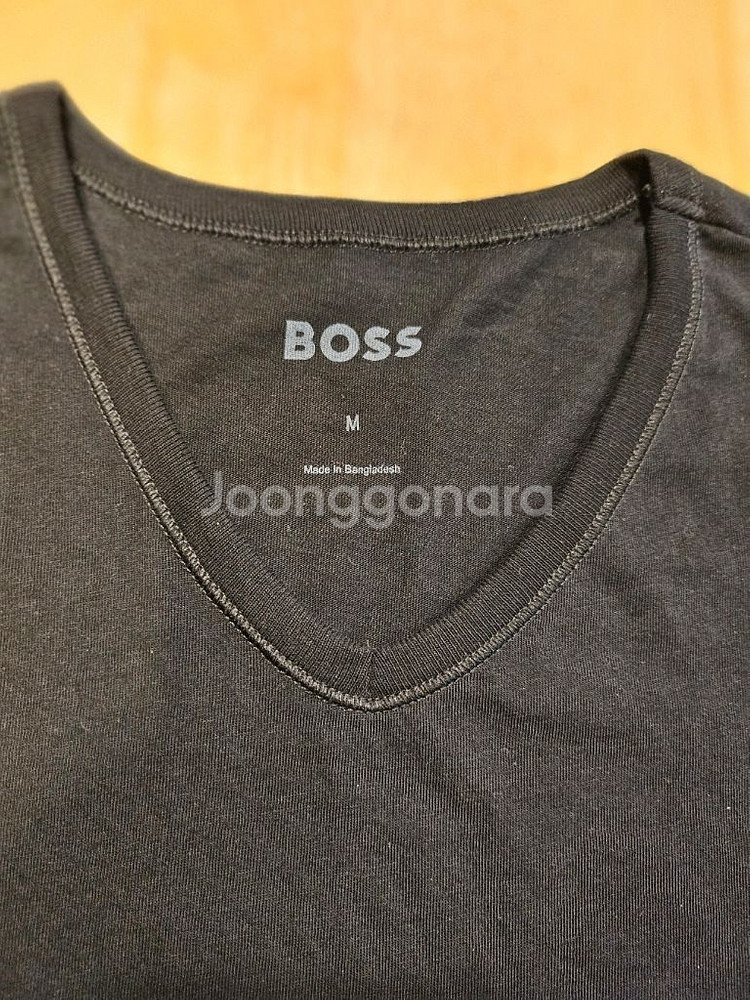 휴고 보스 (BOSS) 검정 티셔츠 M (새상품)--1