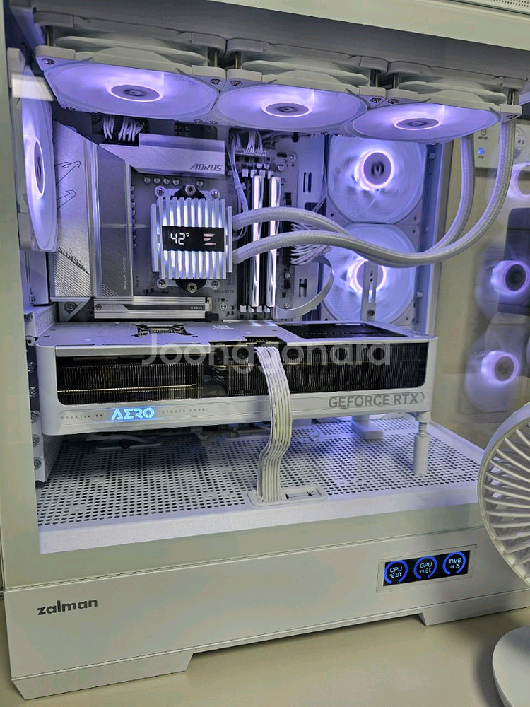 9800x3D + 5070Ti에어로--0