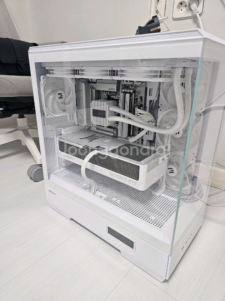 9800x3D + 5070Ti에어로--1