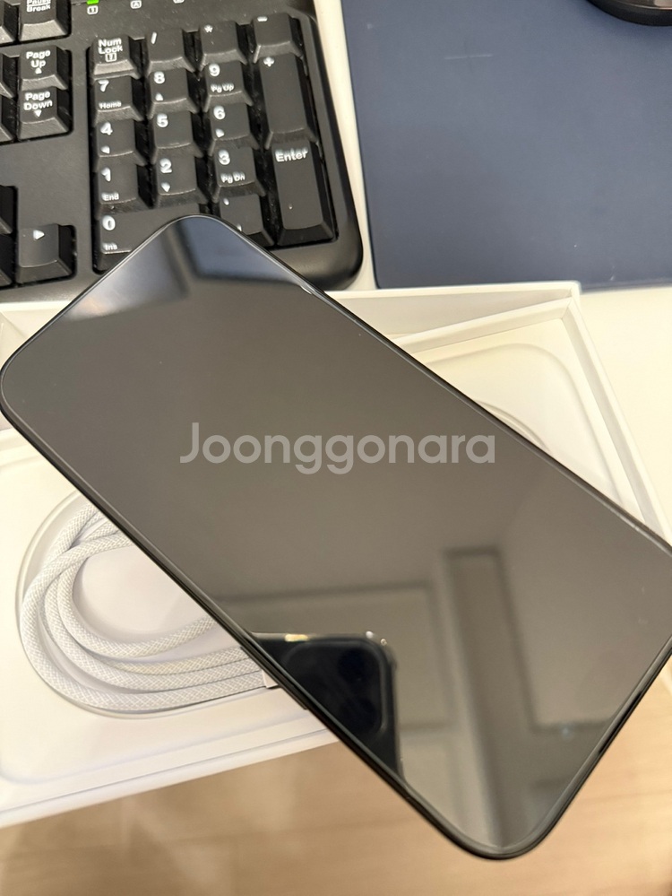 어제 개통한 아이폰16pro 256GB 블랙 새상품--0