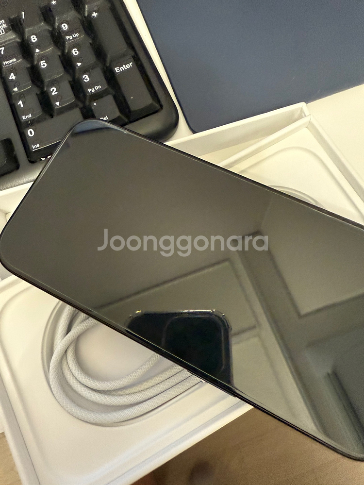 어제 개통한 아이폰16pro 256GB 블랙 새상품--1