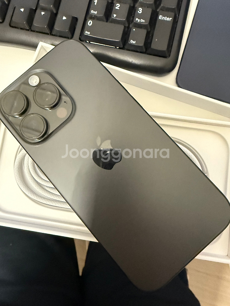 어제 개통한 아이폰16pro 256GB 블랙 새상품--3