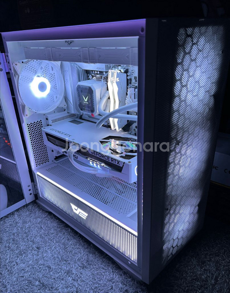7800X3D B650 ice MSI RTX 5070--0