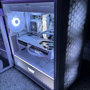 7800X3D B650 ice MSI RTX 5070