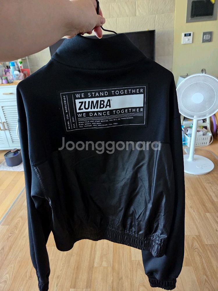 줌바웨어 하이넥점퍼 정품 3만원--1