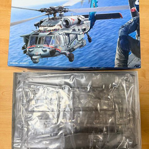 MH-60S Knight Hawk 프라모델입니다