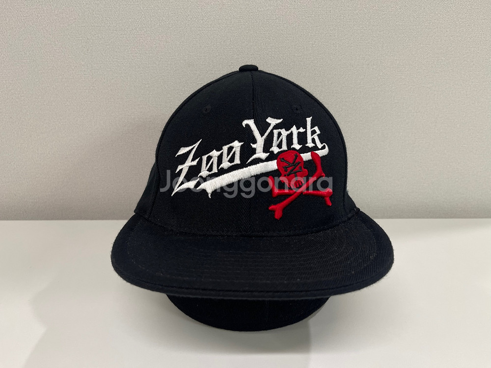 주욕 ZOO YORK 스컬 피티드 캡 블랙--0